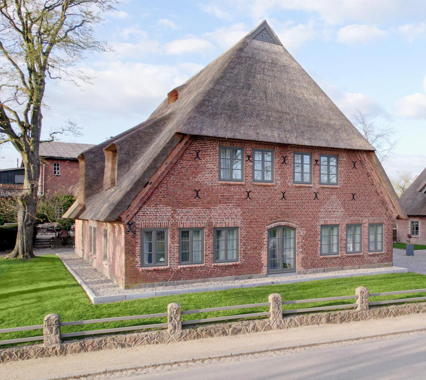 Antik-hof Guest house 4*